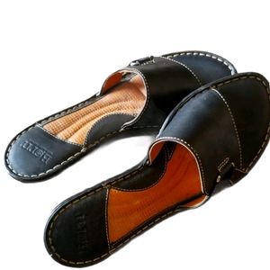 Born leather low wedge sandals 10